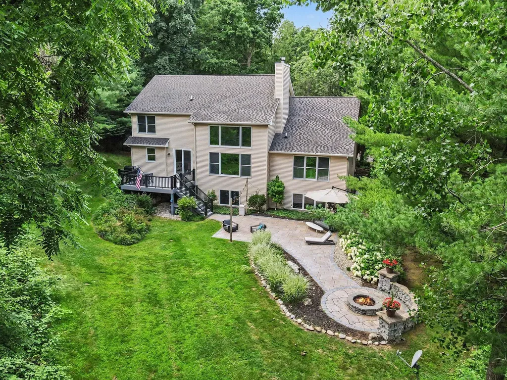 8203 Barony Point Texas Charter Township MI 49071