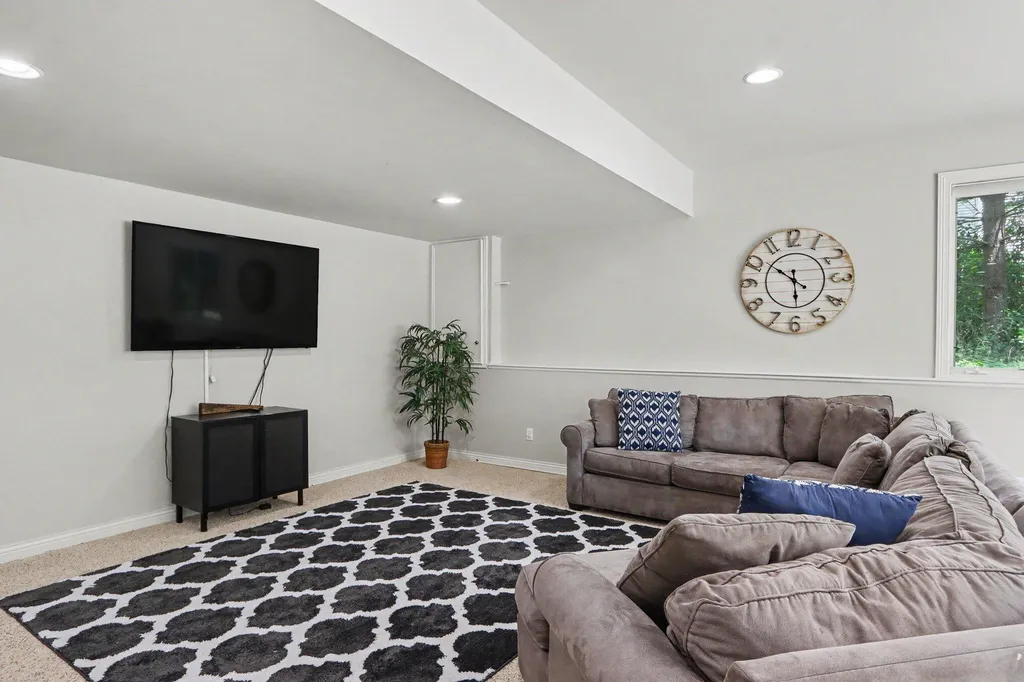 8203 Barony Point Texas Charter Township MI 49071