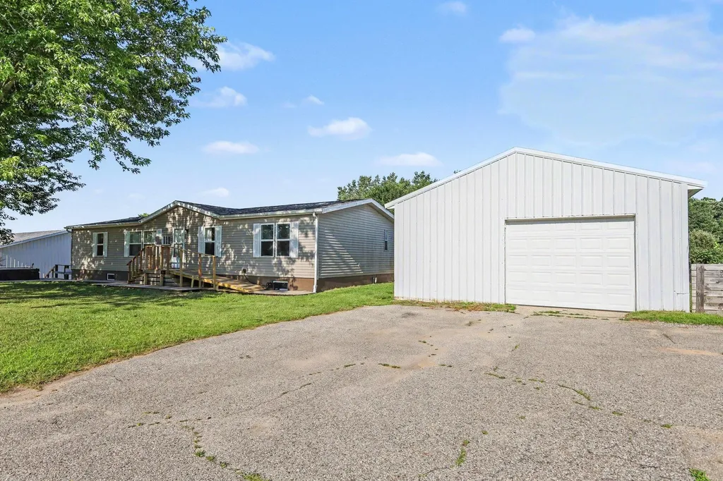8691 S Elm Avenue Croton Township MI 49337