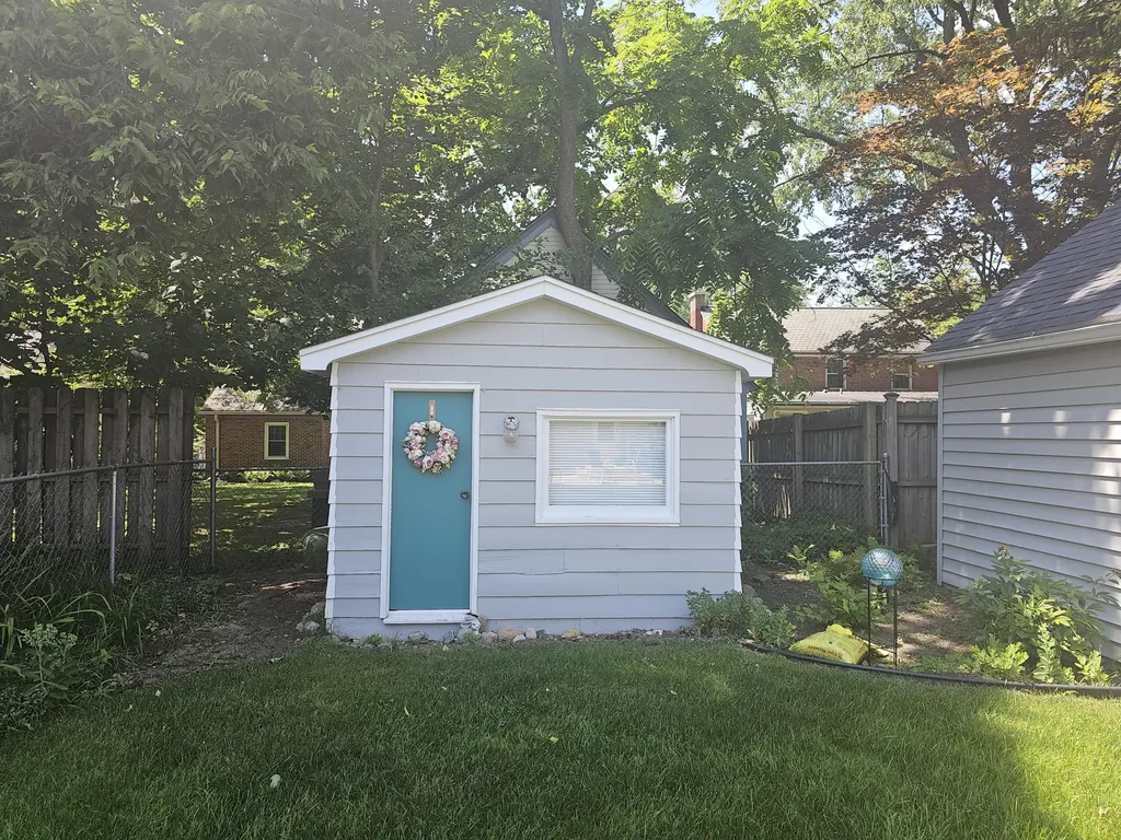 2236 Tipperary Road Kalamazoo City MI 49008