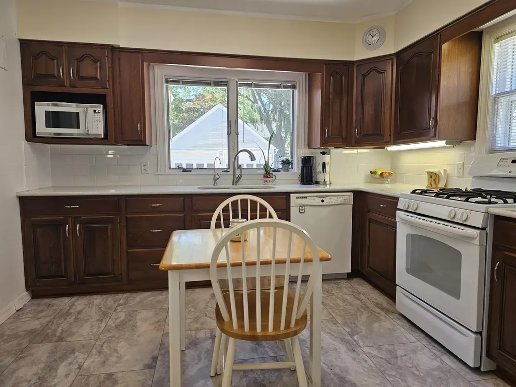 2236 Tipperary Road Kalamazoo City MI 49008