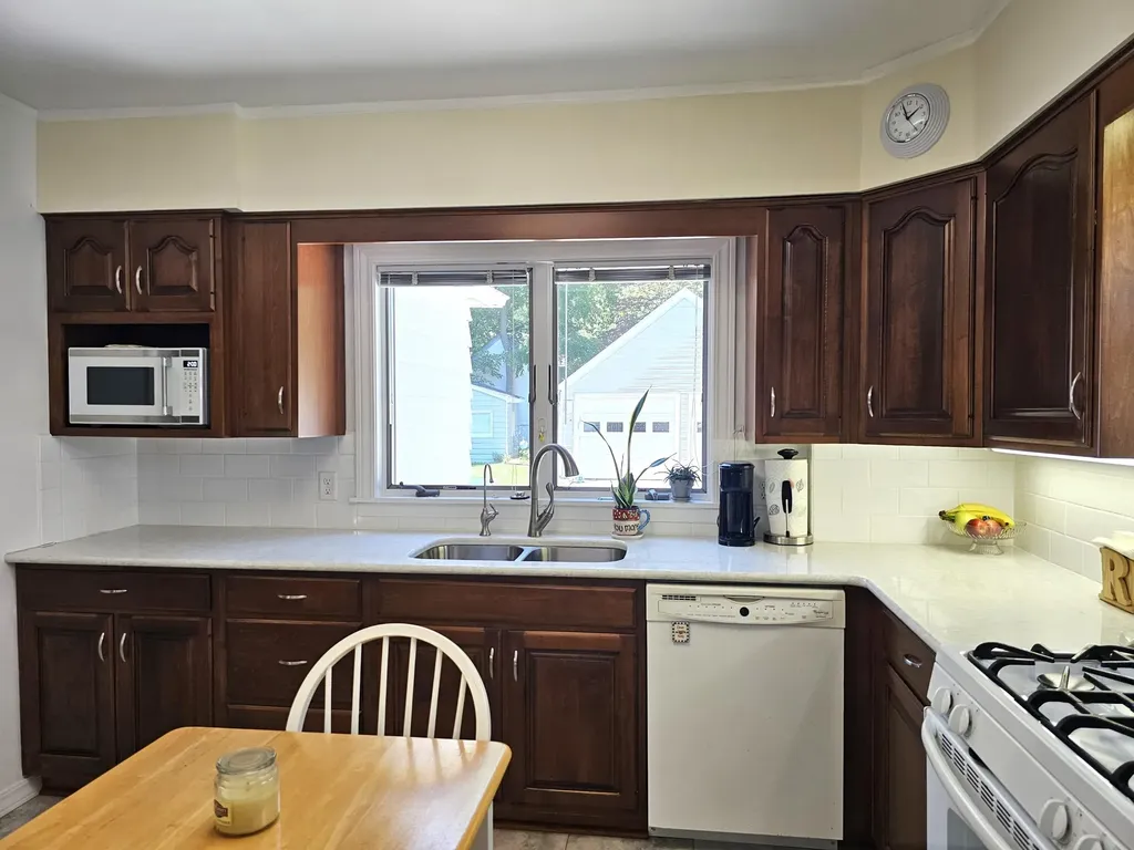 2236 Tipperary Road Kalamazoo City MI 49008