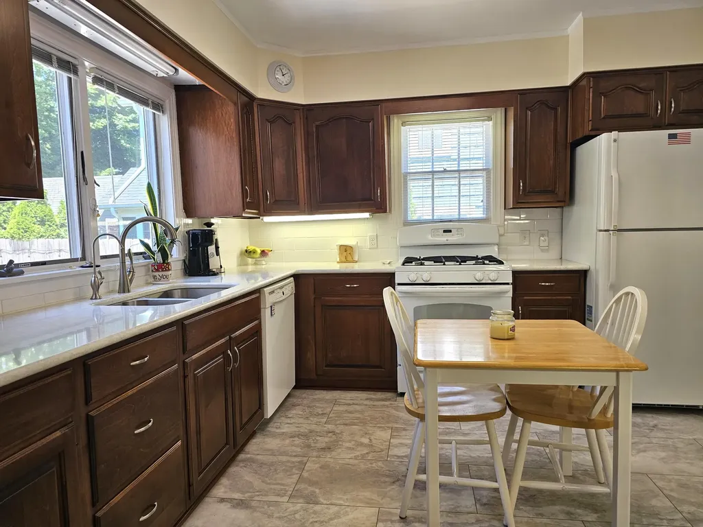 2236 Tipperary Road Kalamazoo City MI 49008