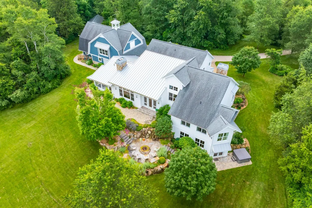 10030 W Rs Avenue Texas Charter Township MI 49071
