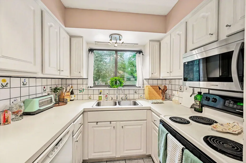 4863 Foxfire Trail Portage City MI 49024
