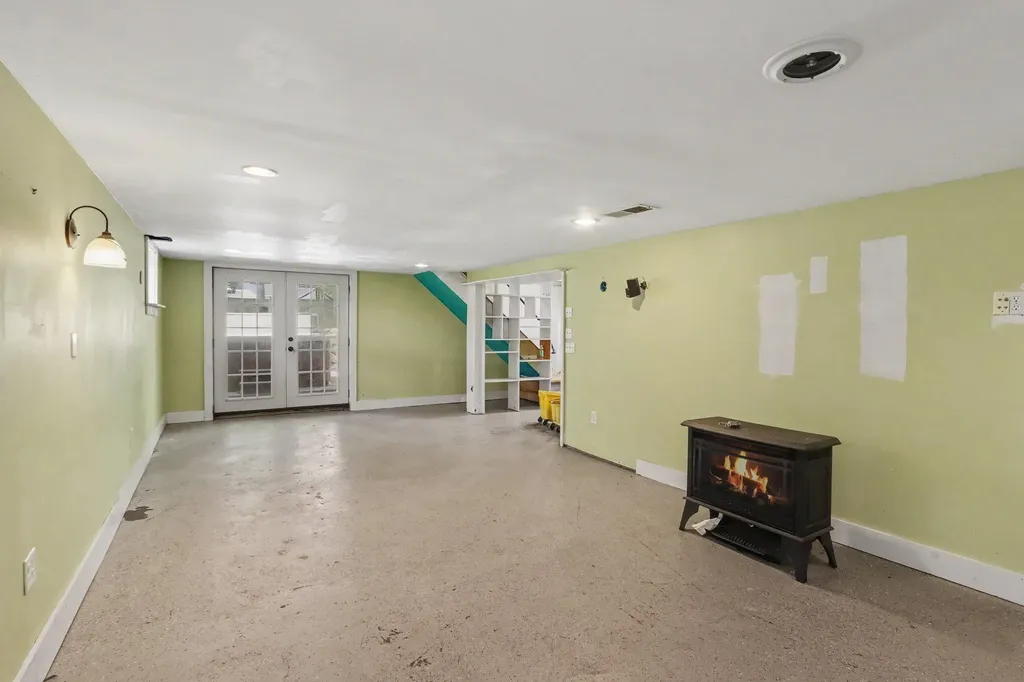 1227 E Cork Street Kalamazoo City MI 49001
