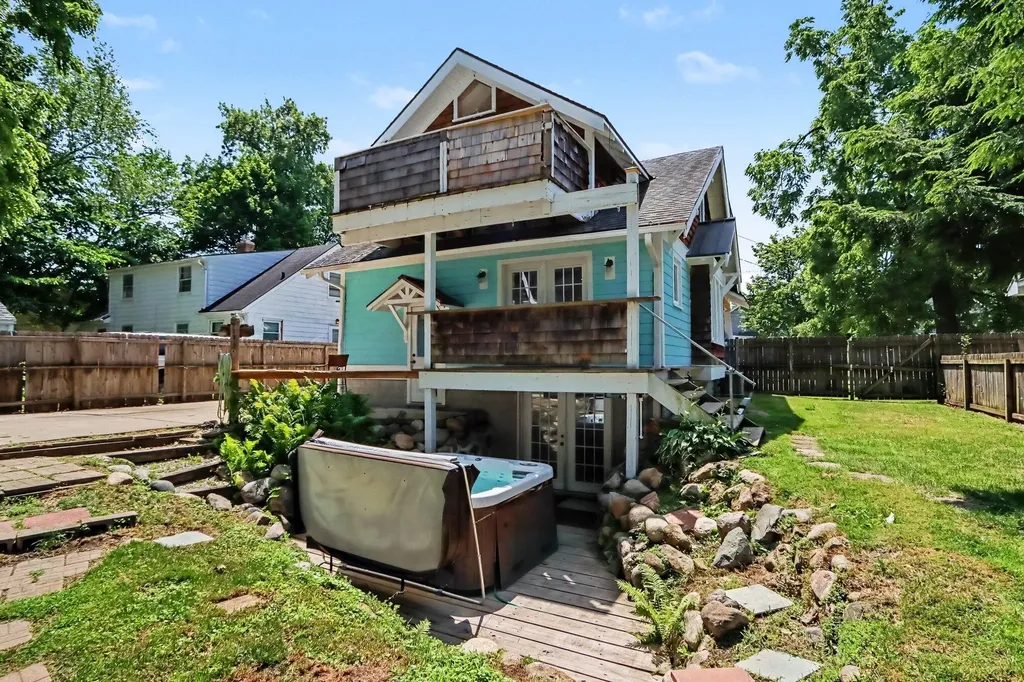 1227 E Cork Street Kalamazoo City MI 49001
