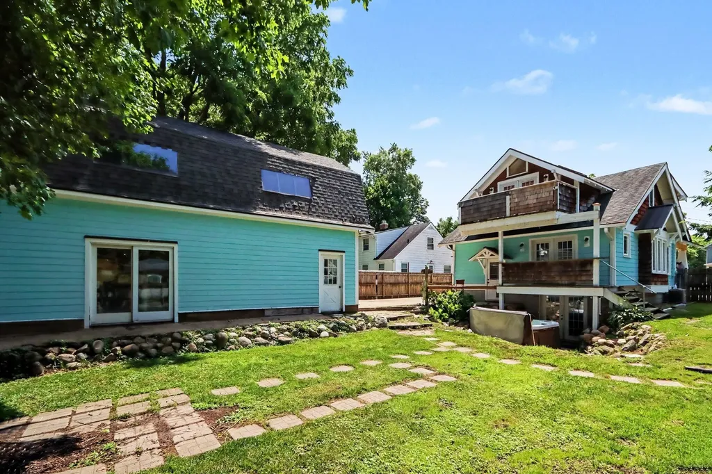 1227 E Cork Street Kalamazoo City MI 49001