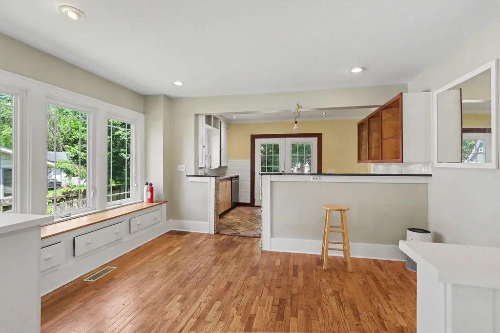 1227 E Cork Street Kalamazoo City MI 49001