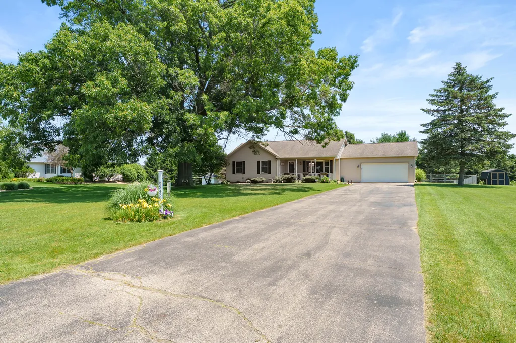 53439 Rolling Meadow Boulevard Antwerp Township MI 49079