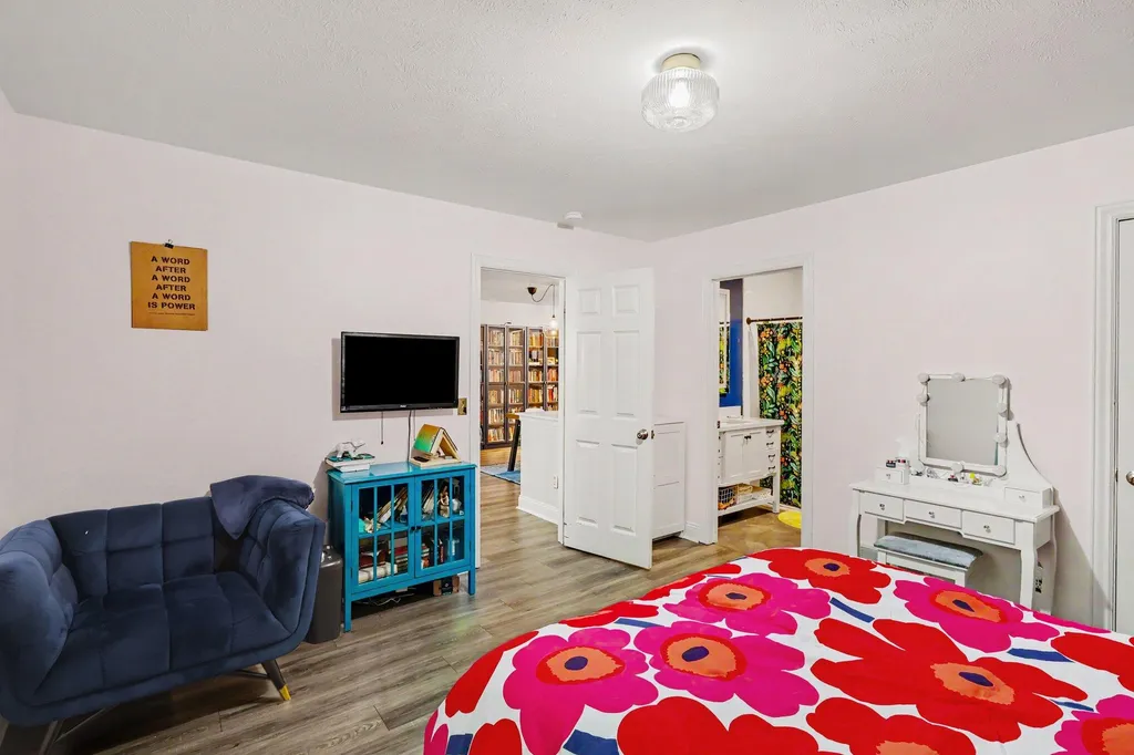 2909 Parkview Avenue Kalamazoo City MI 49008