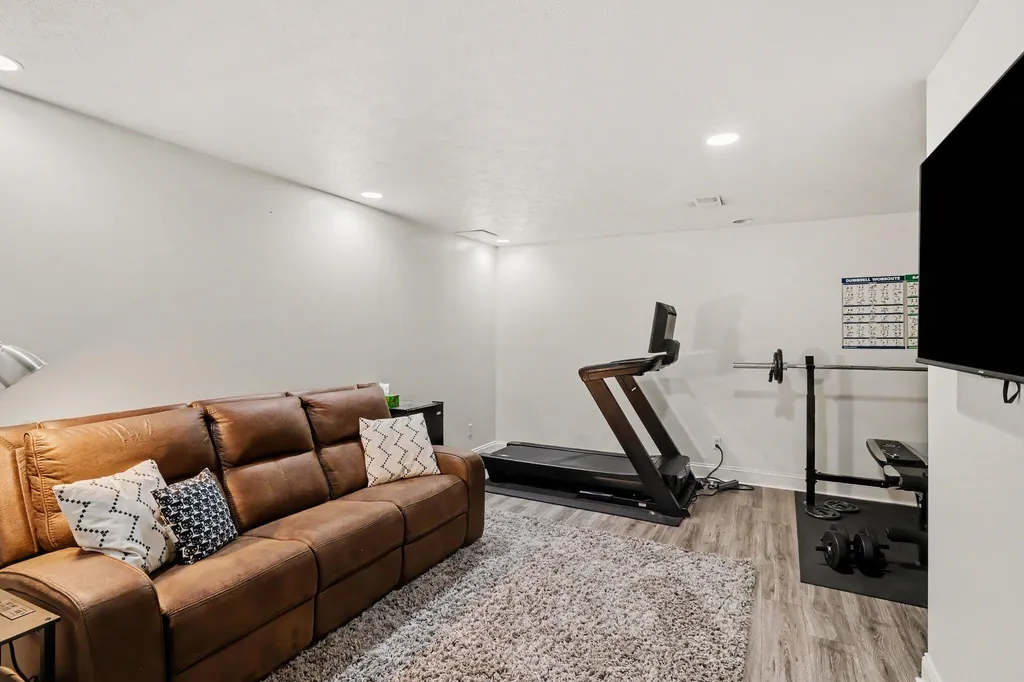 2909 Parkview Avenue Kalamazoo City MI 49008