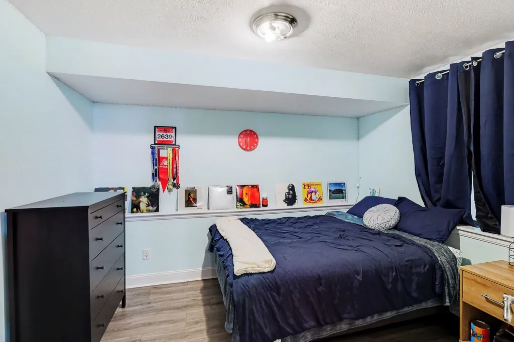 2909 Parkview Avenue Kalamazoo City MI 49008