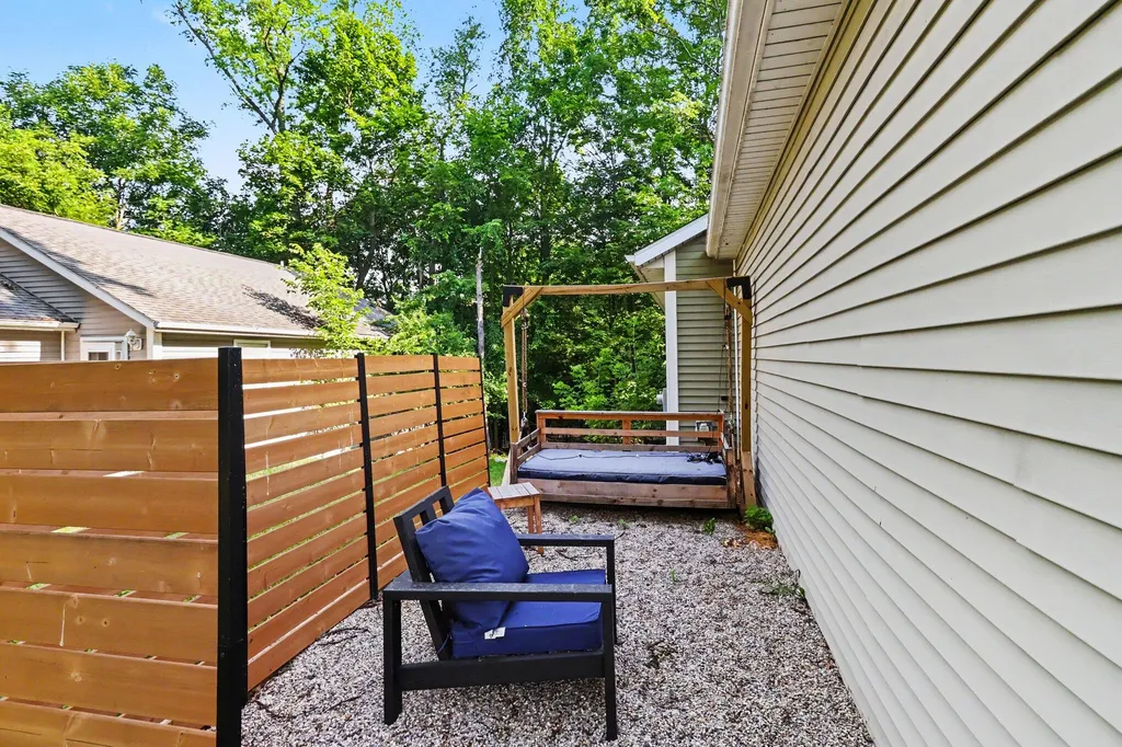 2909 Parkview Avenue Kalamazoo City MI 49008