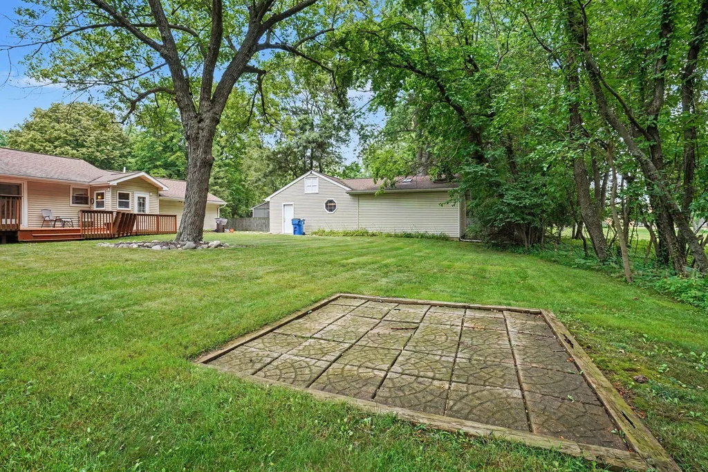 702 N Orient Street Parchment City MI 49004