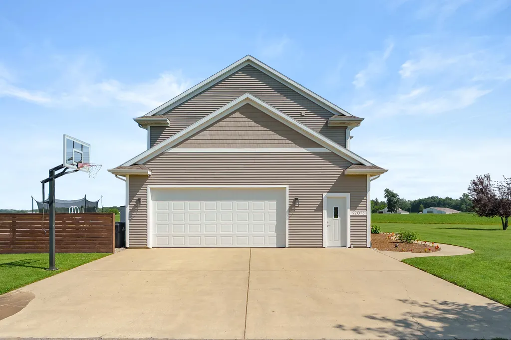 52075 45th Street Paw Paw Township MI 49079