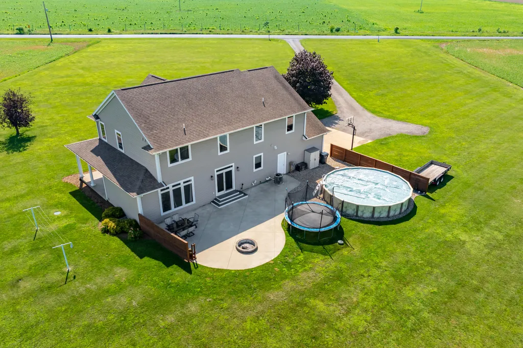 52075 45th Street Paw Paw Township MI 49079