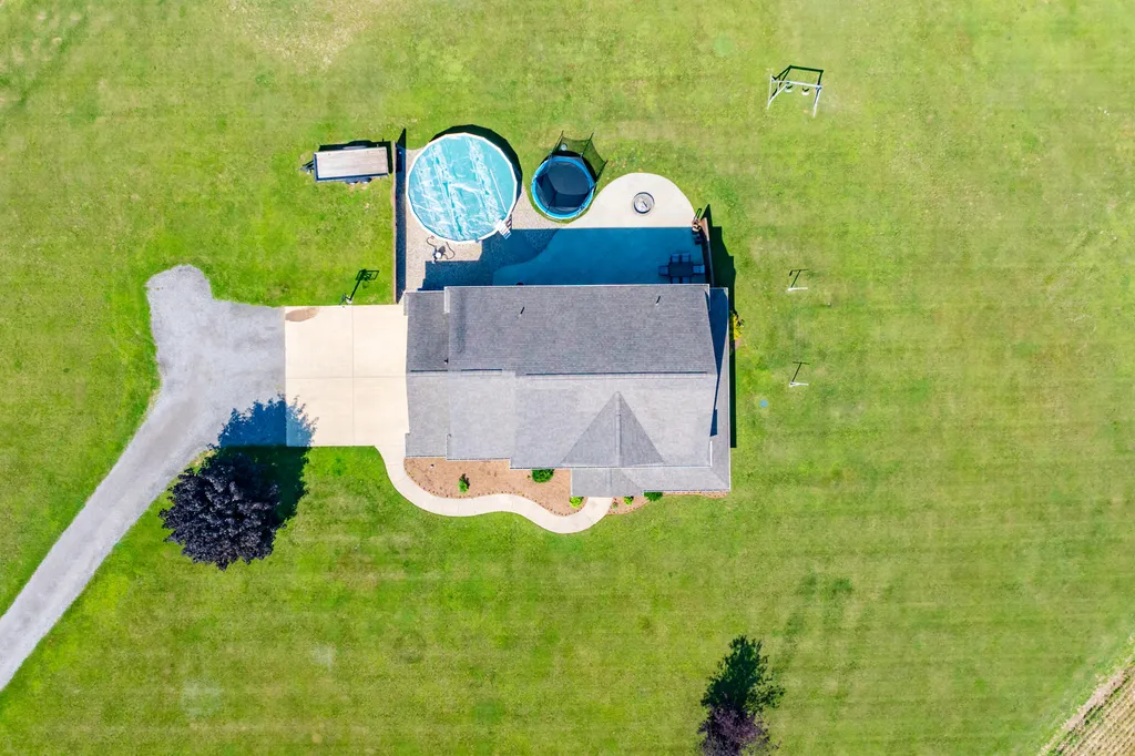 52075 45th Street Paw Paw Township MI 49079