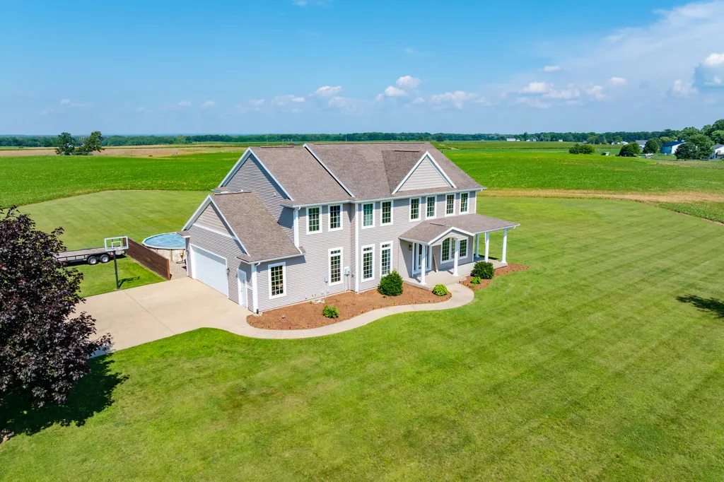52075 45th Street Paw Paw Township MI 49079