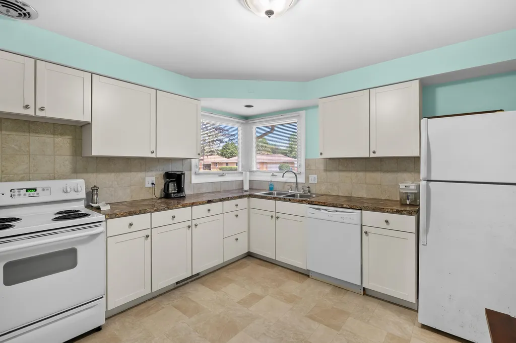 3225 Cranbrook Avenue Kalamazoo Charter Township MI 49006