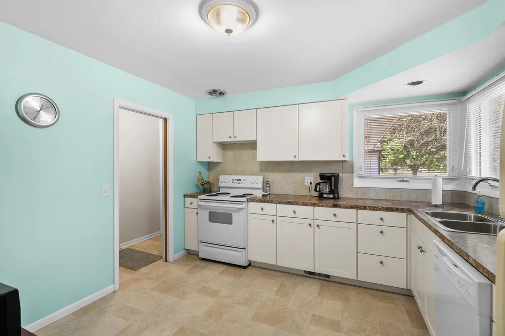 3225 Cranbrook Avenue Kalamazoo Charter Township MI 49006