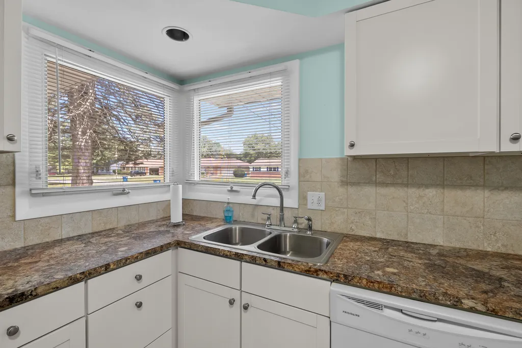 3225 Cranbrook Avenue Kalamazoo Charter Township MI 49006