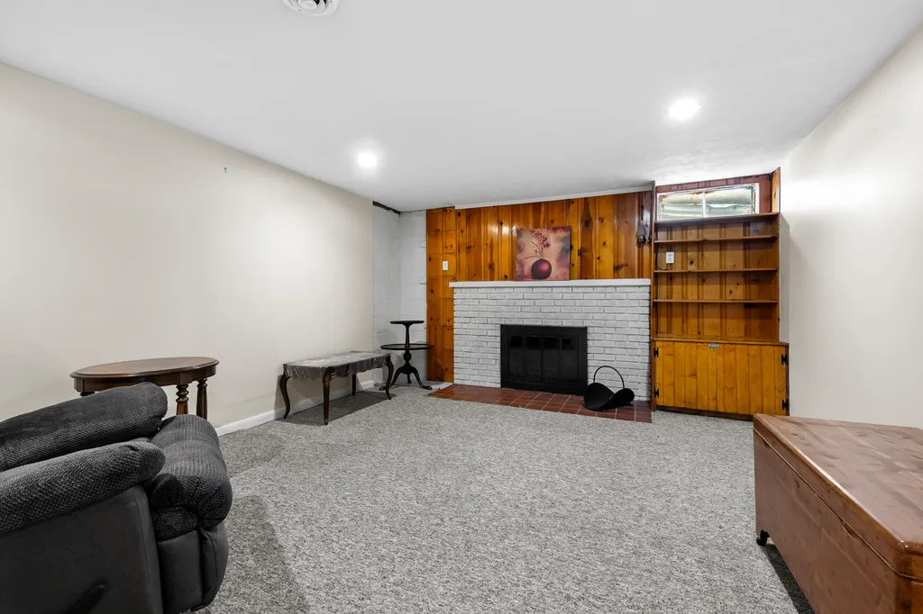 3225 Cranbrook Avenue Kalamazoo Charter Township MI 49006