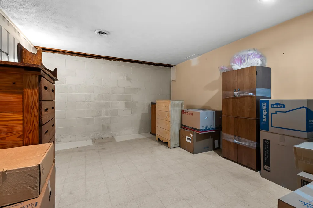 3225 Cranbrook Avenue Kalamazoo Charter Township MI 49006