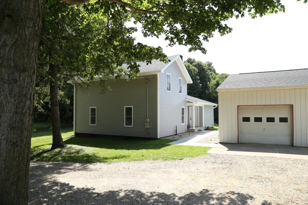 10797 E T Avenue Pavilion Township MI 49088