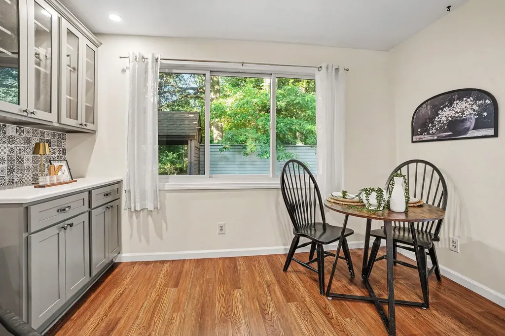 1008 Cohasset Lane Kalamazoo City MI 49008