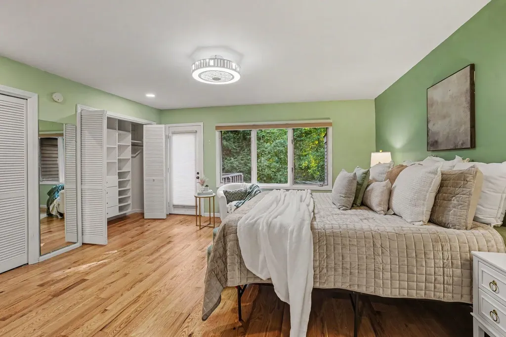 1008 Cohasset Lane Kalamazoo City MI 49008