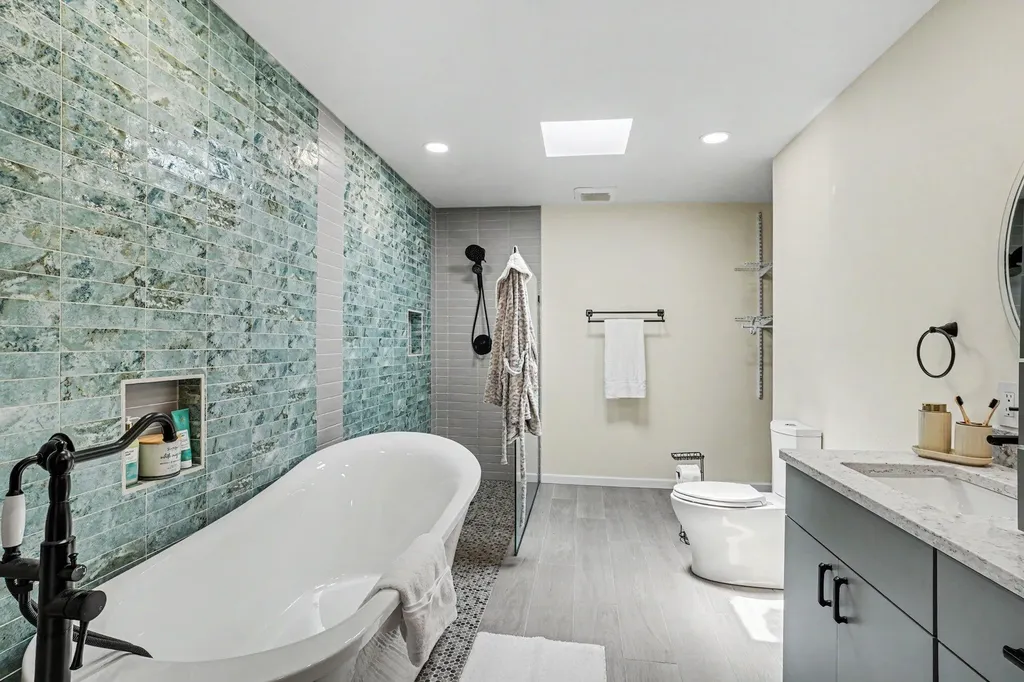 1008 Cohasset Lane Kalamazoo City MI 49008