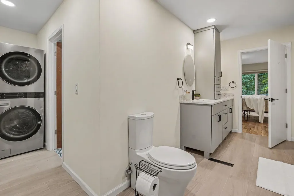 1008 Cohasset Lane Kalamazoo City MI 49008
