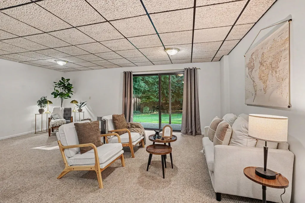 1008 Cohasset Lane Kalamazoo City MI 49008