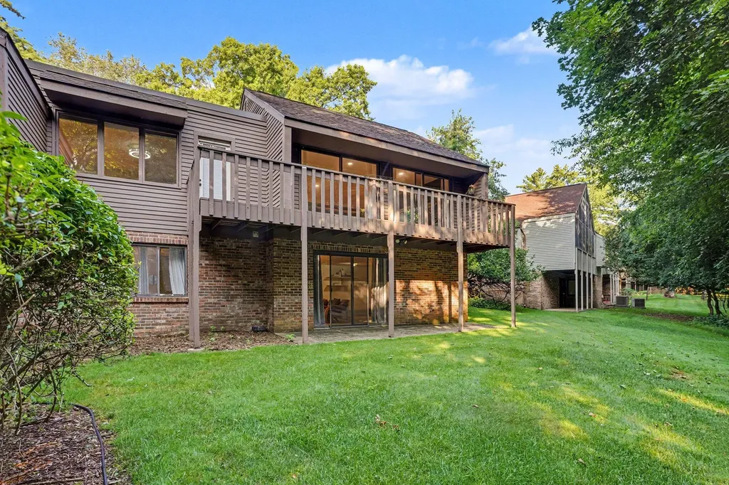 1008 Cohasset Lane Kalamazoo City MI 49008