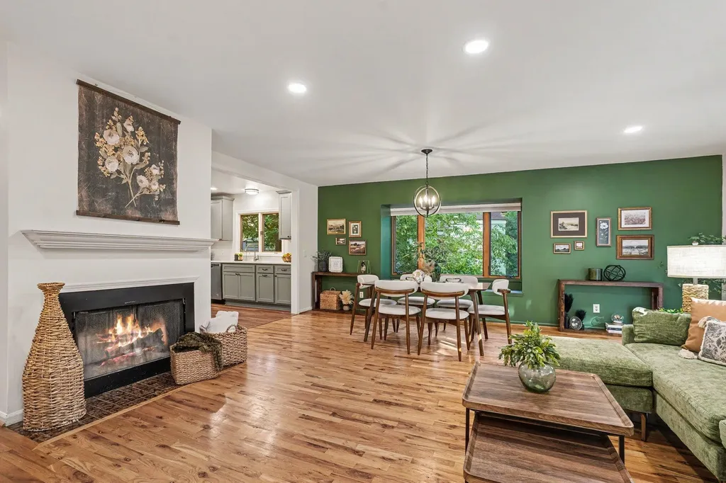 1008 Cohasset Lane Kalamazoo City MI 49008