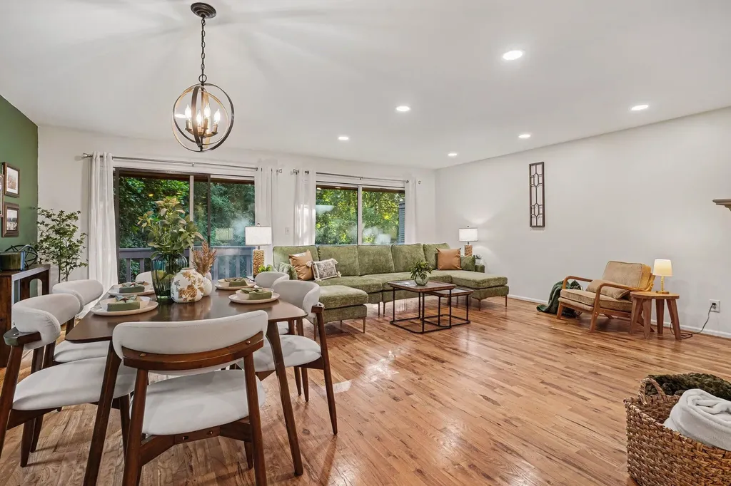 1008 Cohasset Lane Kalamazoo City MI 49008