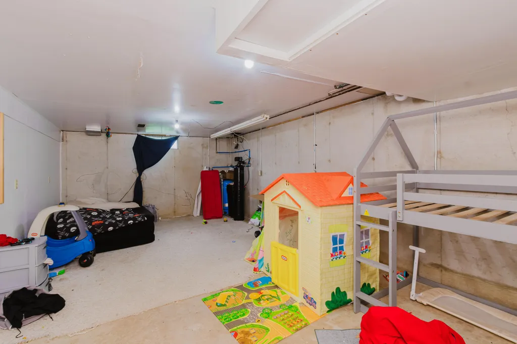 51104 Silver Street Park Township MI 49093