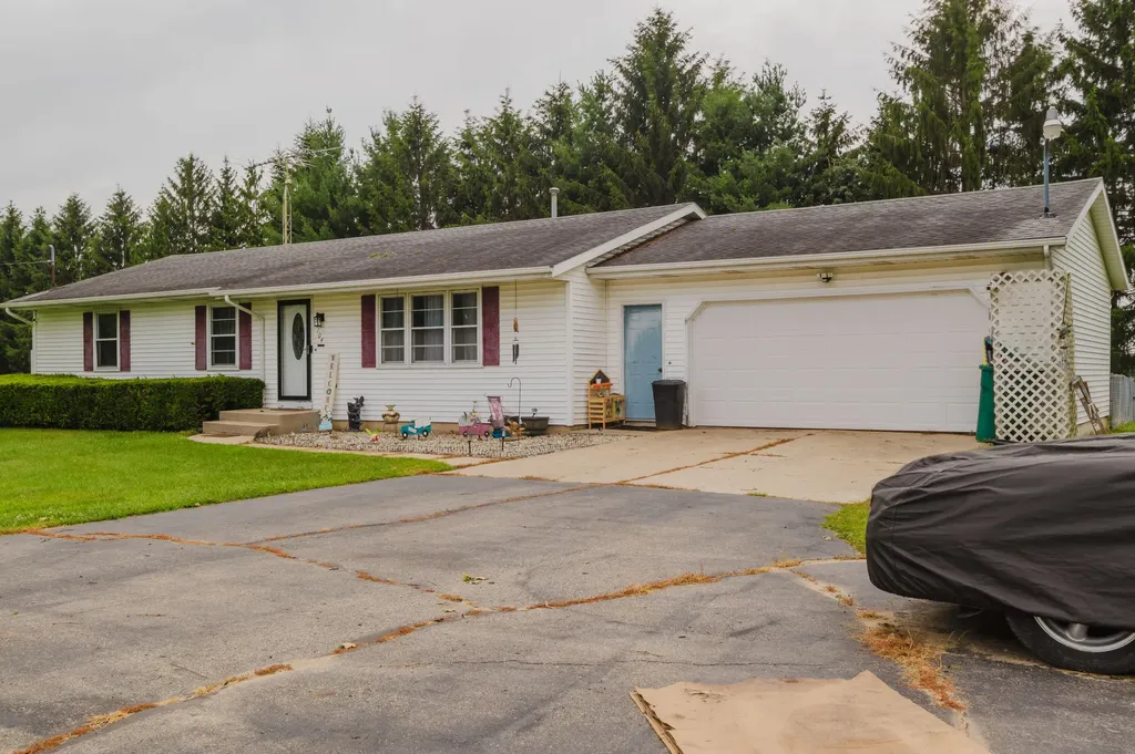 51104 Silver Street Park Township MI 49093