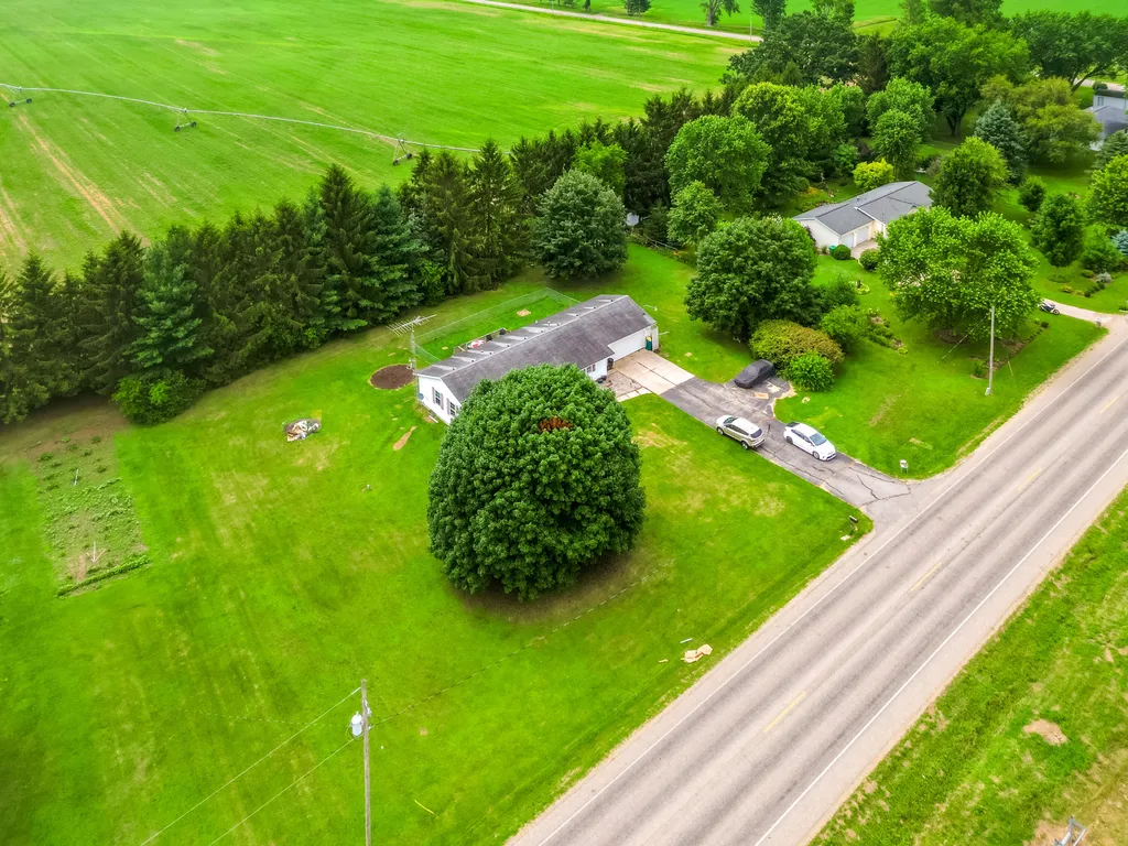 51104 Silver Street Park Township MI 49093