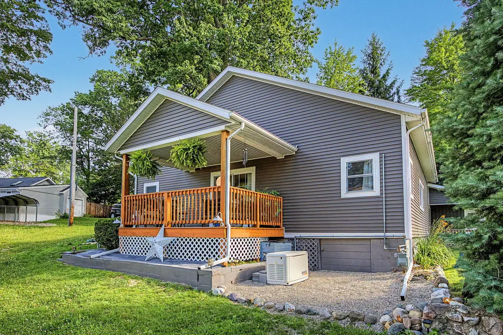 4325 Indian Isle Street Johnstown Township MI 49017