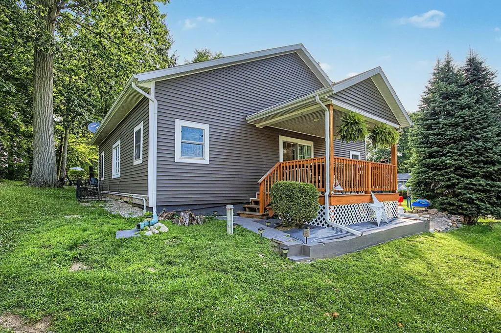 4325 Indian Isle Street Johnstown Township MI 49017
