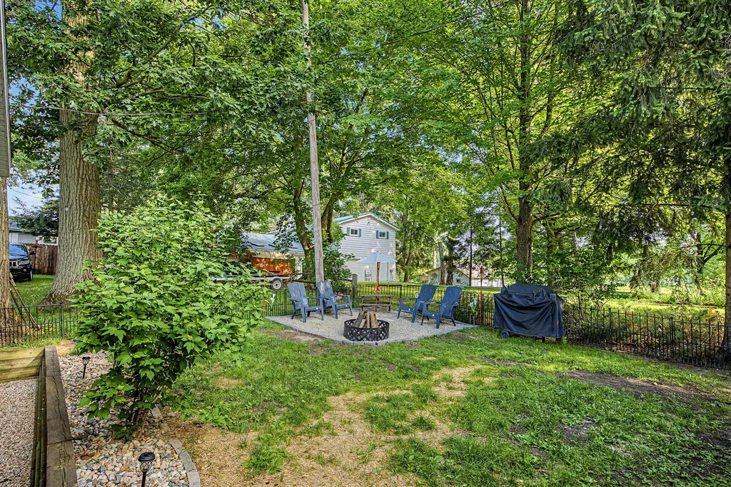4325 Indian Isle Street Johnstown Township MI 49017