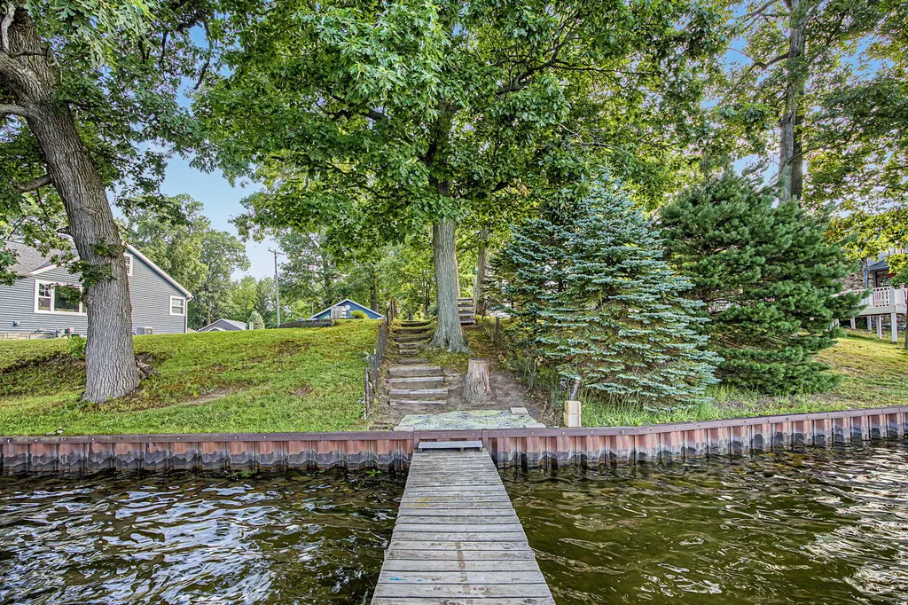 4325 Indian Isle Street Johnstown Township MI 49017