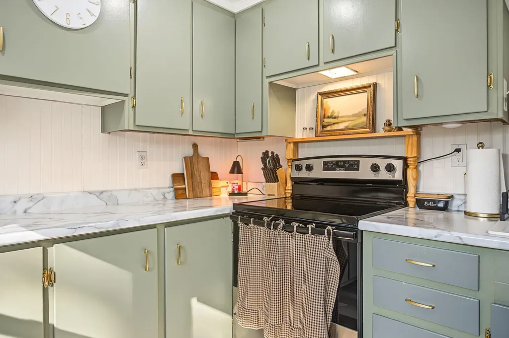 4325 Indian Isle Street Johnstown Township MI 49017