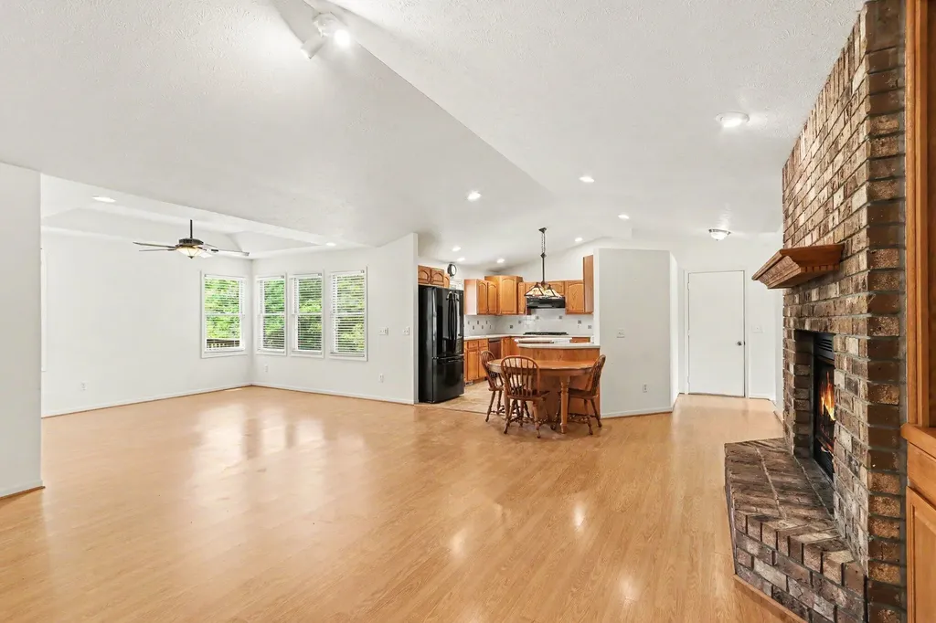 40305 14th Avenue Bloomingdale Township MI 49026