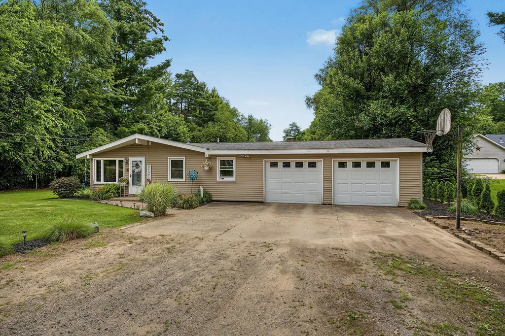 132 Jane Street Emmett Charter Township MI 49014