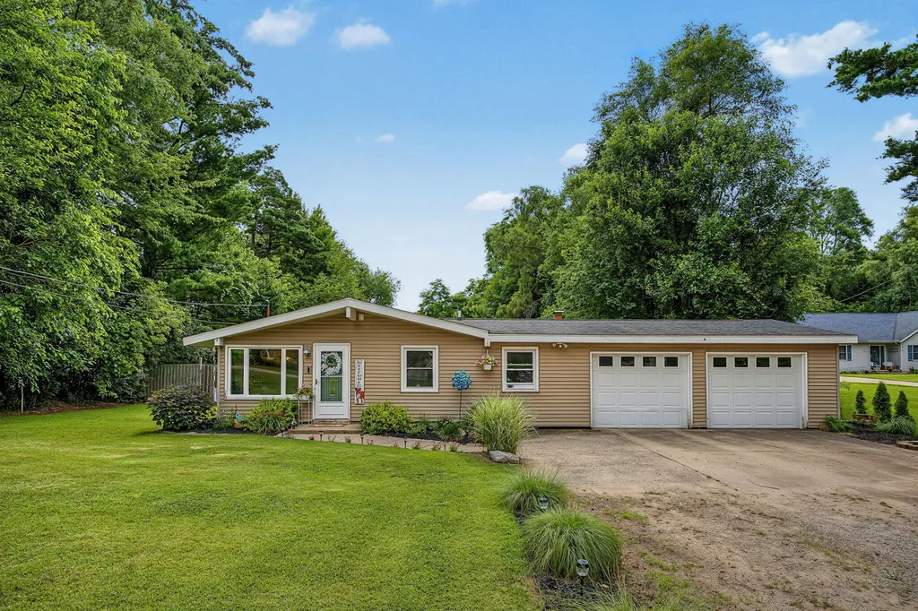 132 Jane Street Emmett Charter Township MI 49014