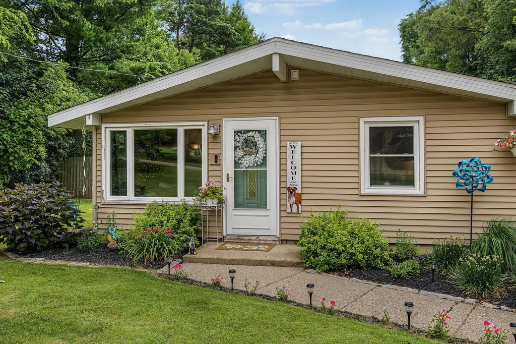 132 Jane Street Emmett Charter Township MI 49014