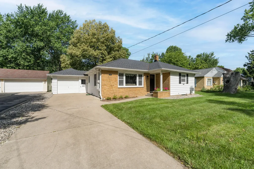 1131 Coolidge Avenue Kalamazoo Charter Township MI 49006